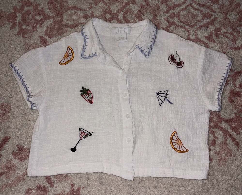 LIFE Women's White Cotton Embroidered Fruit Short Sleeve Button Up Shirt Size M